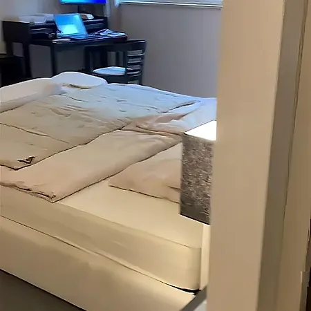 Experience Tranquility Of Allach-untermenzing Hotel Munich